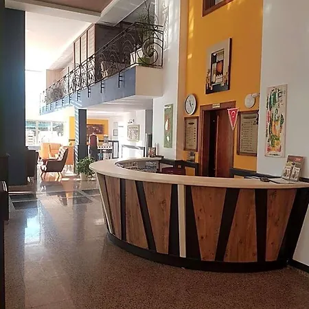 Hotel Acropol 3*