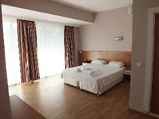 Acropol Hotell 3*